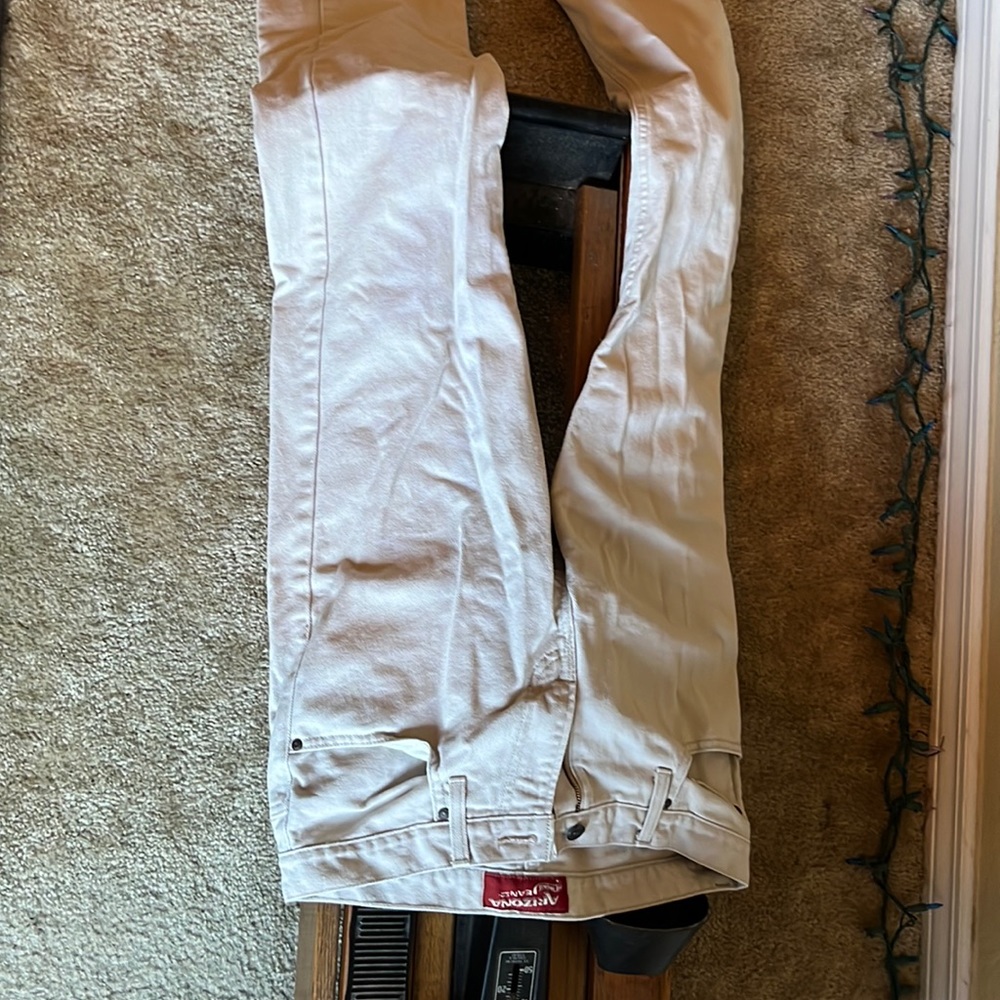 Arizona Off-White Slim-Straight Jeans size 32/30.  Never worn.